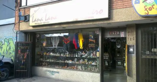 ARTESANIAS LANA LANA CUERO CUERO ARTESANIAS LANA LANA CUERO CUERO